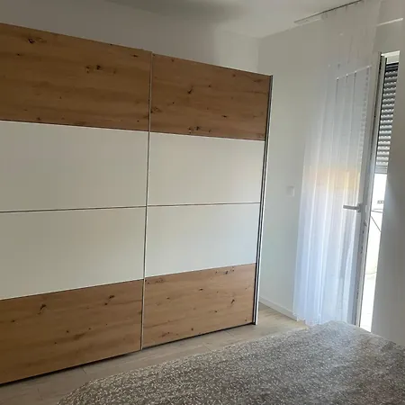 Happy نوفي بازار