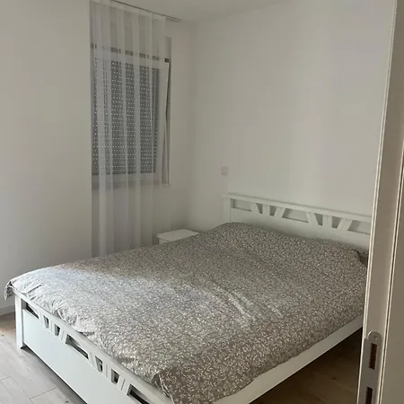 Happy شقة نوفي بازار